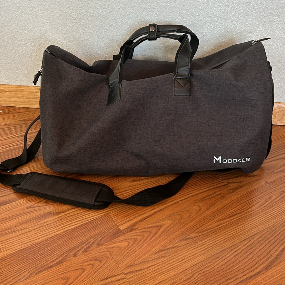 Modoker Convertible Garment Duffle Bag